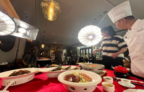 全国商务会稳定发展共克时艰